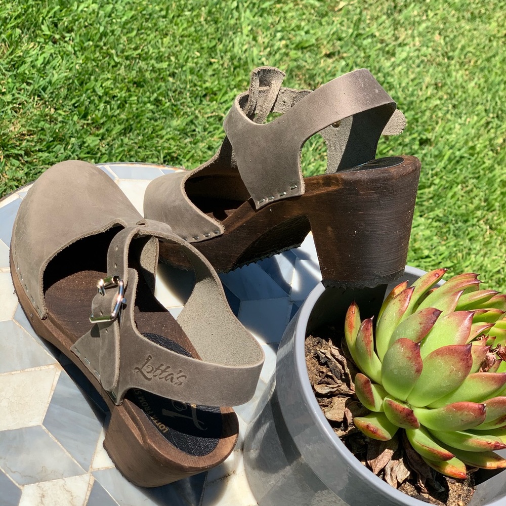 Clogs